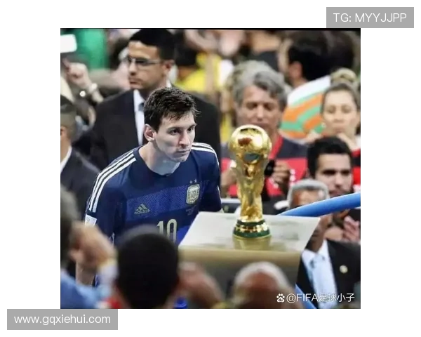 那些在赛场上闪耀的足球明星你是否也觉得很眼熟 那些在赛场上闪耀的足球明星你是否也觉得很眼熟