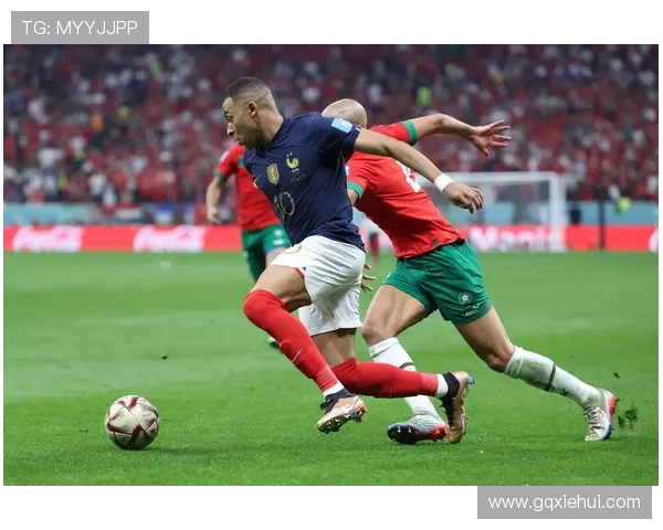 运气不佳的足球明星们如何在逆境中奋力拼搏与重塑辉煌 运气不佳的足球明星们如何在逆境中奋力拼搏与重塑辉煌